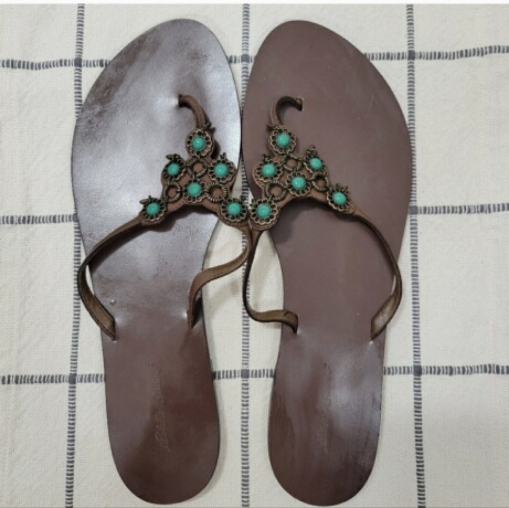 Eddie Bauer Women's Leather Beach Thong Flip-flops with Jeweled Green stones 11
